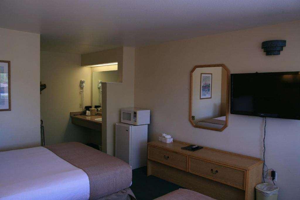 Black Canyon Motel Montrose Room photo